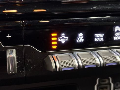 Used 2022 RAM 1500 Rebel w/ Rebel Level B Equipment Group AWD/4WD image 40