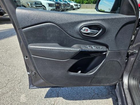 Used 2023 Jeep Cherokee Altitude Lux image 19