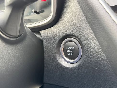 Certified 2025 Toyota Corolla XSE image 6