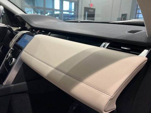 Used 2023 Land Rover Discovery Sport S image 55