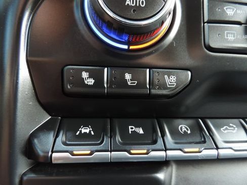 Certified 2019 Chevrolet Silverado 1500 High Country w/ Technology Package AWD/4WD image 35