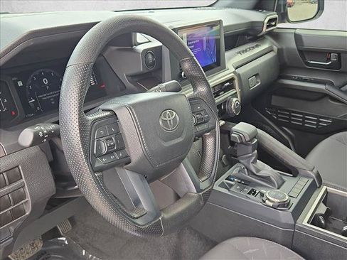 Used 2025 Toyota Tacoma SR5 AWD/4WD image 10