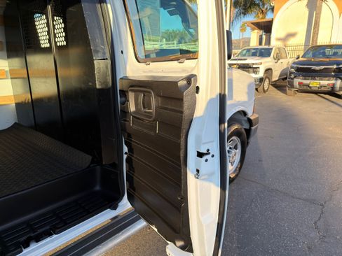 Used 2024 Chevrolet Express 2500 w/ Driver Convenience Package image 13