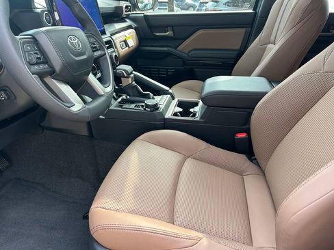 New 2026 Toyota 4Runner Limited AWD/4WD image 11