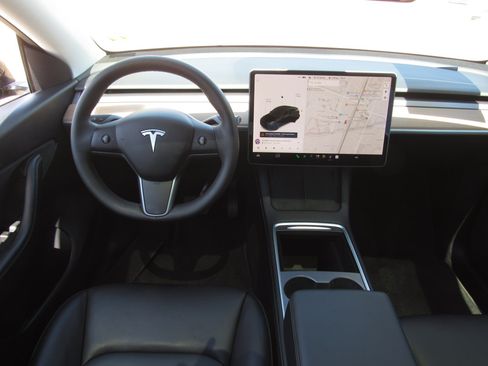 Used 2021 Tesla Model Y Long Range AWD/4WD image 14