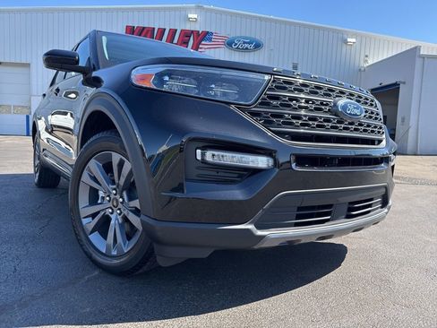 Used 2023 Ford Explorer XLT w/ Equipment Group 202A AWD/4WD image 48