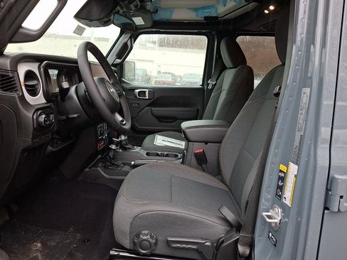 New 2026 Jeep Gladiator Sport image 11