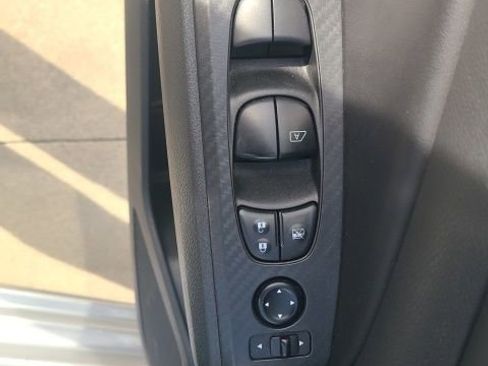 Used 2024 Nissan Altima 2.5 SV image 18