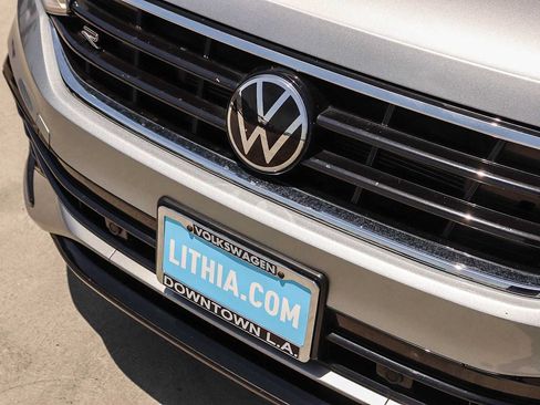 Certified 2023 Volkswagen Tiguan SE R-Line FWD image 8