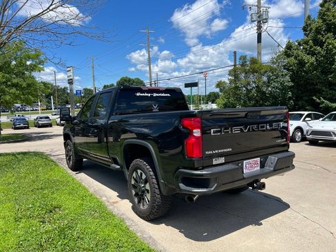 Used 2020 Chevrolet Silverado 2500 Custom w/ Custom Value Package AWD/4WD image 4