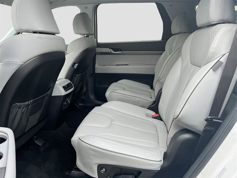 Used 2024 Hyundai Palisade SEL image 24