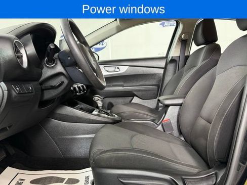 Used 2023 Kia Forte LXS FWD image 11