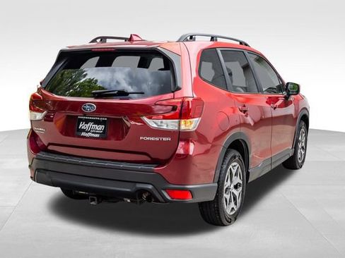 Used 2022 Subaru Forester Premium AWD/4WD image 5