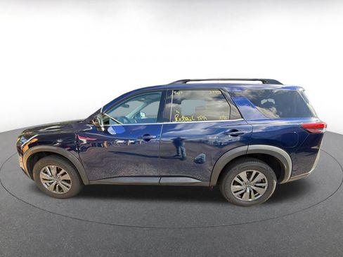 Used 2025 Nissan Pathfinder SV AWD/4WD image 5