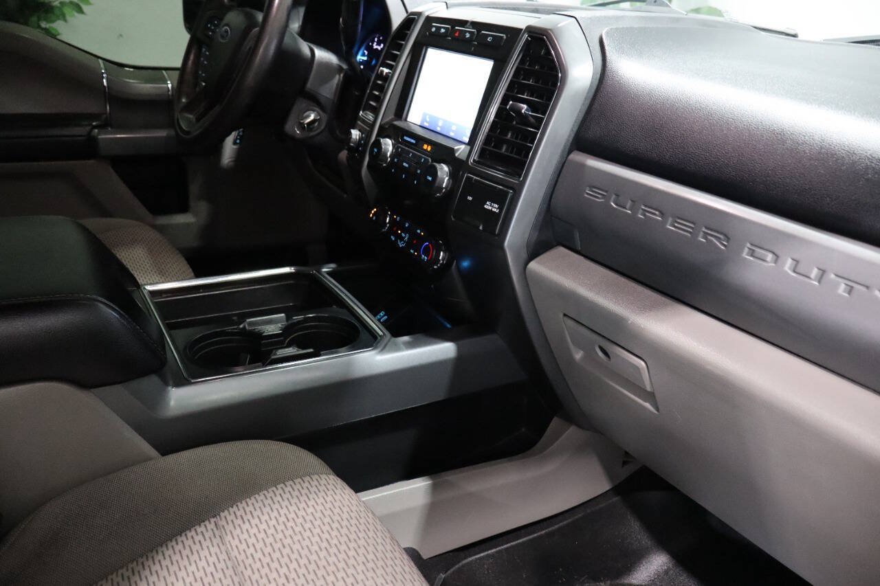 Used 2021 Ford F350 XLT w/ XLT Premium Package AWD/4WD image 16
