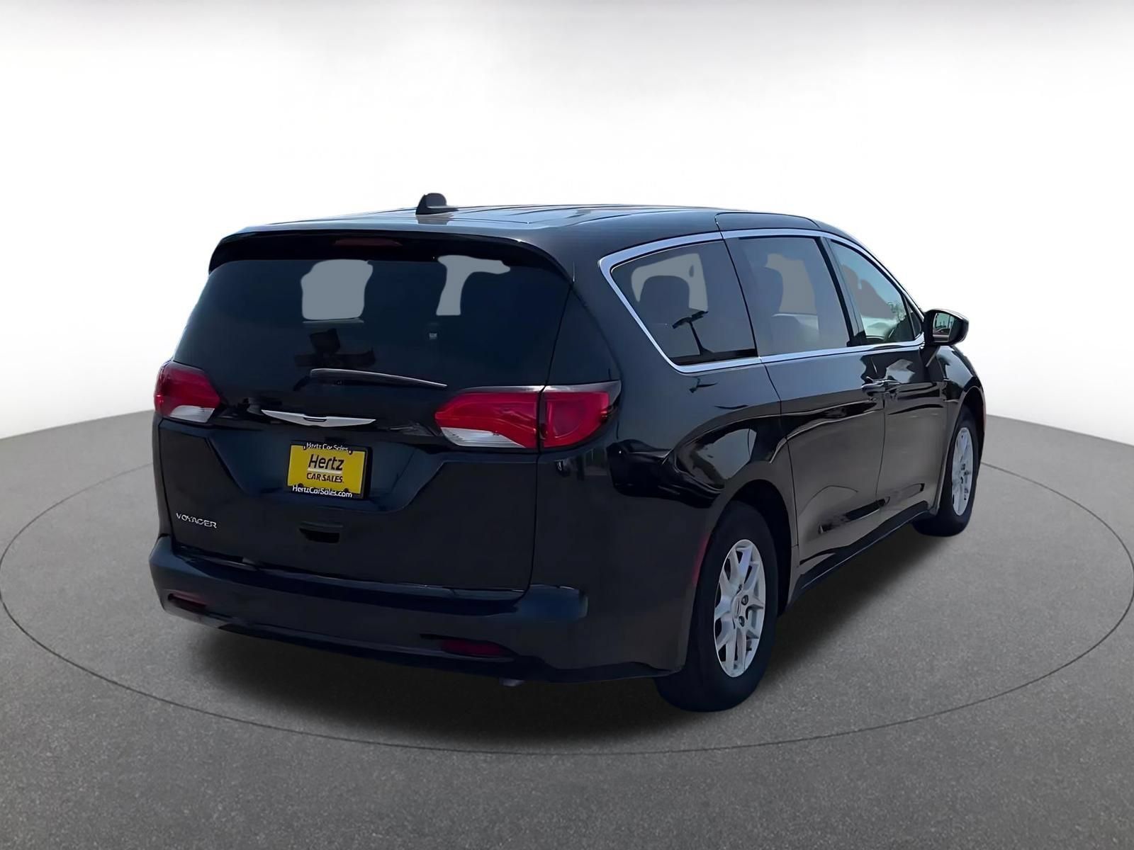 Used 2024 Chrysler Voyager LX FWD image 13