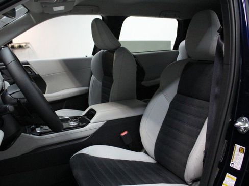 New 2025 Mitsubishi Outlander SE image 7