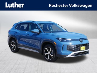 New 2025 Volkswagen Tiguan SE