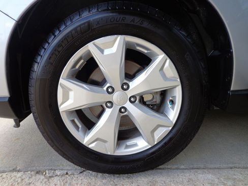 Used 2014 Subaru Forester 2.5i Limited w/ Popular Package #1 AWD/4WD image 8