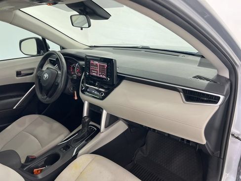 Used 2022 Toyota Corolla Cross L AWD/4WD image 23