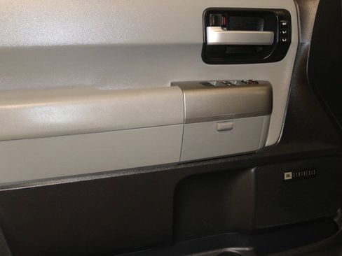 Used 2017 Toyota Sequoia Limited w/ Safety & Convenience Package AWD/4WD image 74
