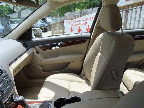 Used 2011 Mercedes-Benz C 300 4MATIC Sedan image 18
