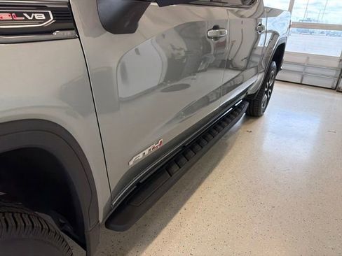 Used 2024 GMC Sierra 1500 AT4 w/ Technology Package AWD/4WD image 8