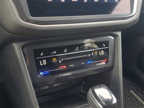 Certified 2024 Volkswagen Tiguan SE R-Line image 21