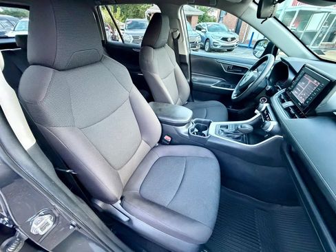 Used 2020 Toyota RAV4 LE w/ All Weather Liner Package AWD/4WD image 11