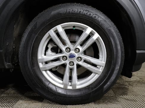 Used 2022 Ford Explorer XLT image 17