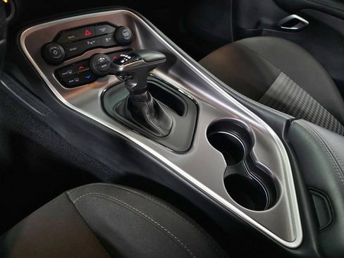 Used 2022 Dodge Challenger GT image 29