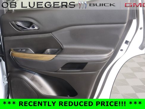 Certified 2023 GMC Acadia SLE w/ Driver Convenience Package image 16