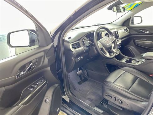 Used 2023 GMC Acadia SLT w/ LPO, Floor Liner Package image 27