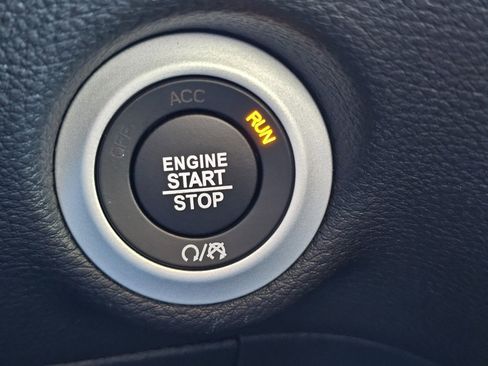 New 2026 Chrysler Pacifica Select image 16