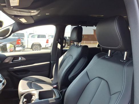 New 2026 Chrysler Voyager LX FWD image 13
