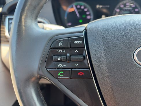 Used 2016 Hyundai Sonata Limited w/ Option Group 02 FWD image 23
