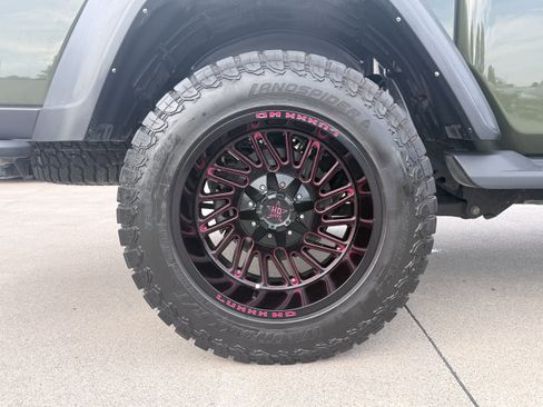 Used 2021 Jeep Gladiator Rubicon w/ Cold Weather Group image 6