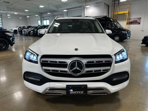 Used 2021 Mercedes-Benz GLS 450 4MATIC image 2