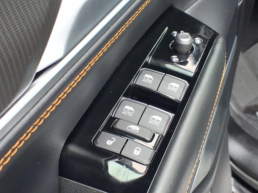 Used 2025 Jeep Grand Wagoneer L Series III w/ Rear Seat Video Group 1 AWD/4WD image 13