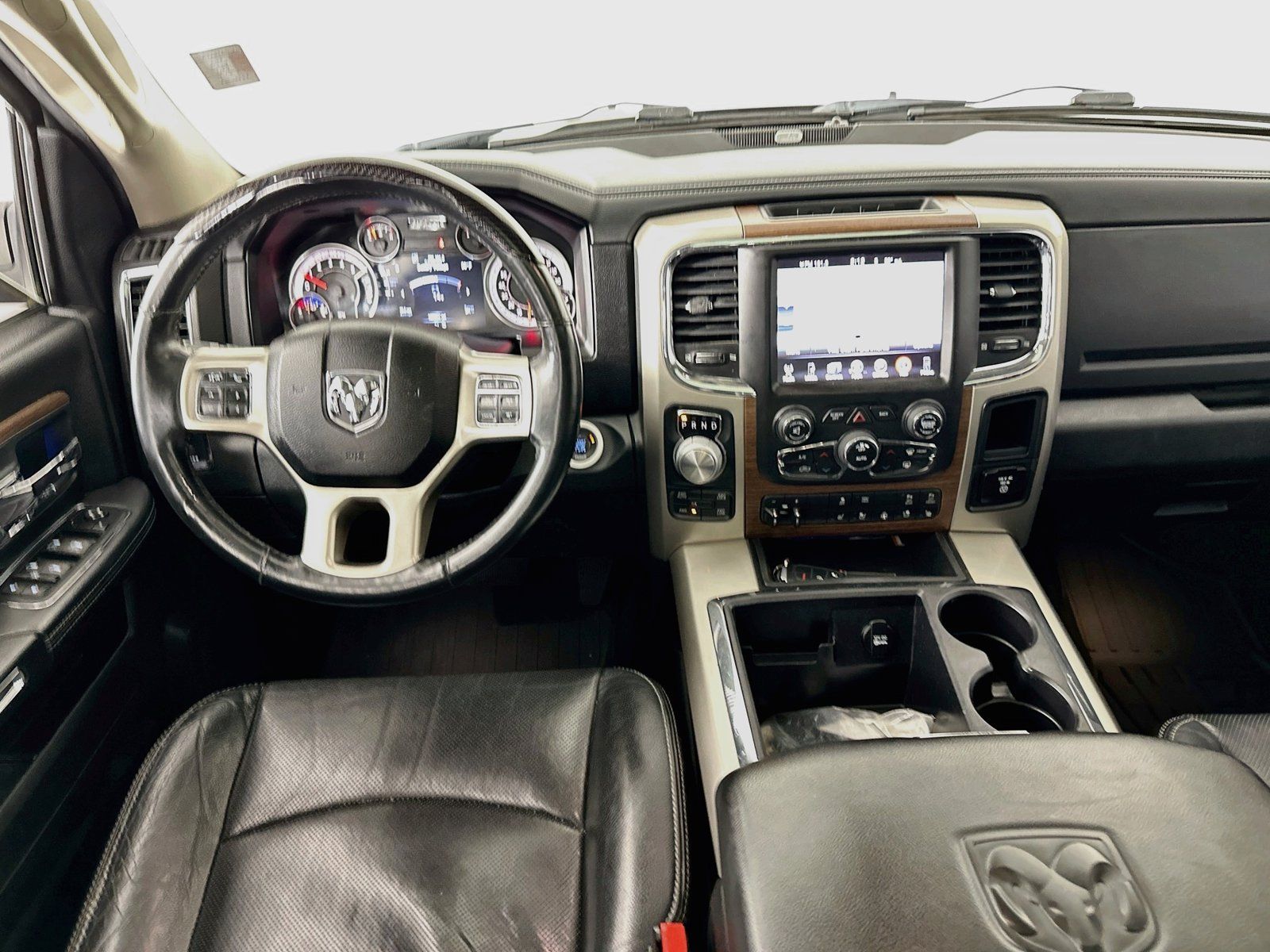 Used 2015 RAM 1500 Laramie w/ Convenience Group AWD/4WD image 25
