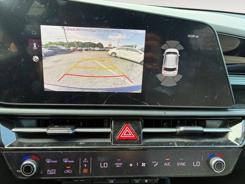 Used 2023 Kia Niro FWD image 12