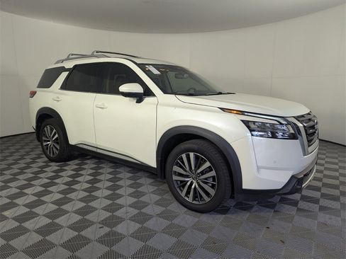Used 2022 Nissan Pathfinder Platinum w/ Cargo Package image 2