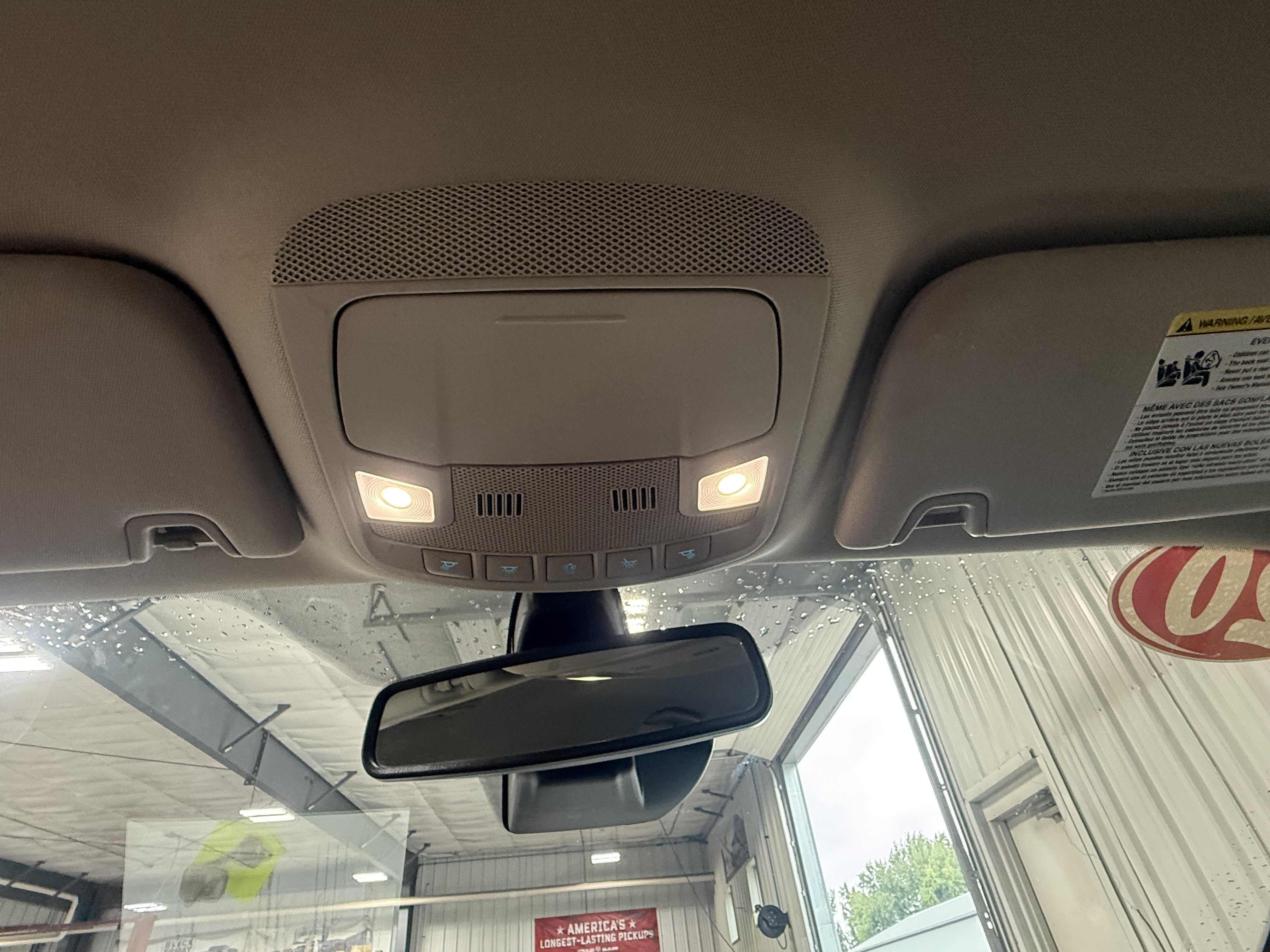 Used 2020 Ford Fusion SE FWD image 21