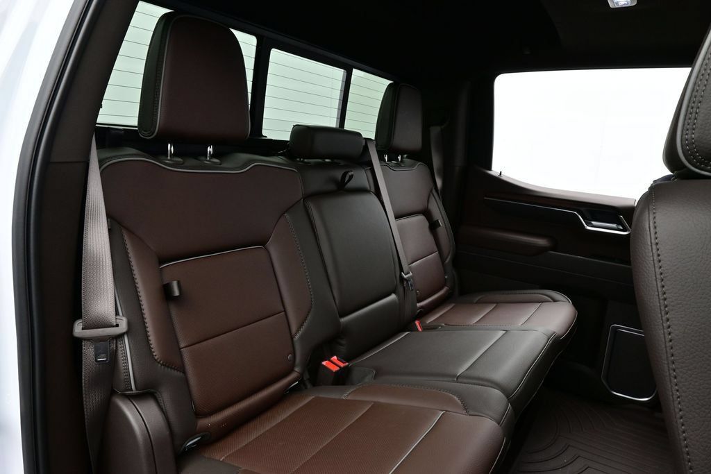 Used 2026 GMC Sierra 1500 Denali w/ Denali Reserve Package AWD/4WD image 18