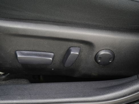 Used 2016 Toyota Camry LE image 22