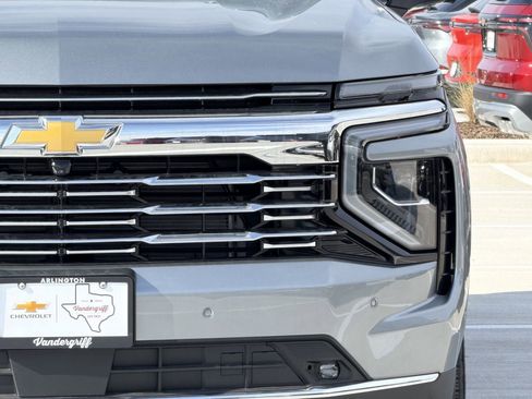 New 2026 Chevrolet Suburban Premier image 8