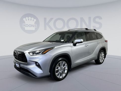 Used 2021 Toyota Highlander Limited AWD/4WD image 1