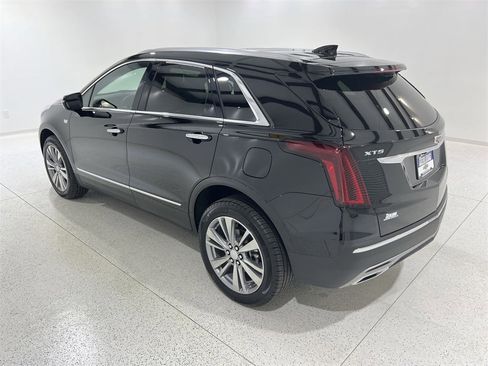 Used 2025 Cadillac XT5 Premium Luxury image 3