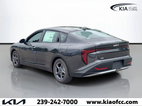 New 2026 Kia K4 FWD image 4