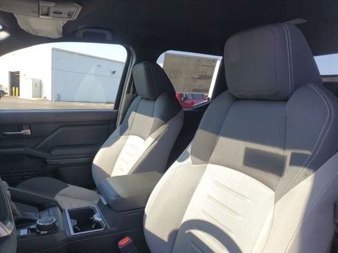 Used 2025 Toyota Tacoma TRD Sport image 10